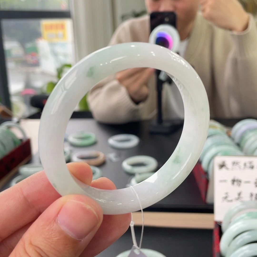翡翠未镶嵌手镯56.8