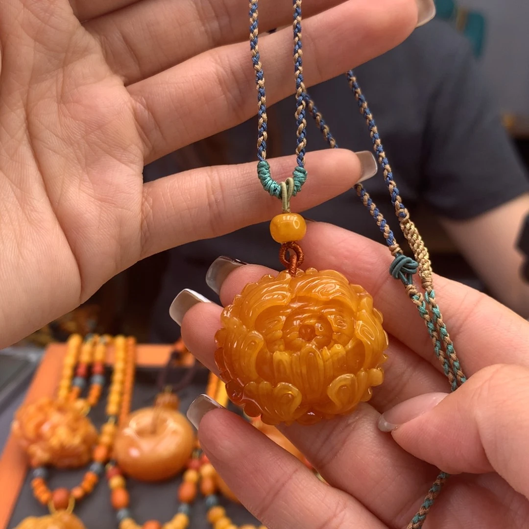未镶嵌颈饰蜜蜡牡丹花
