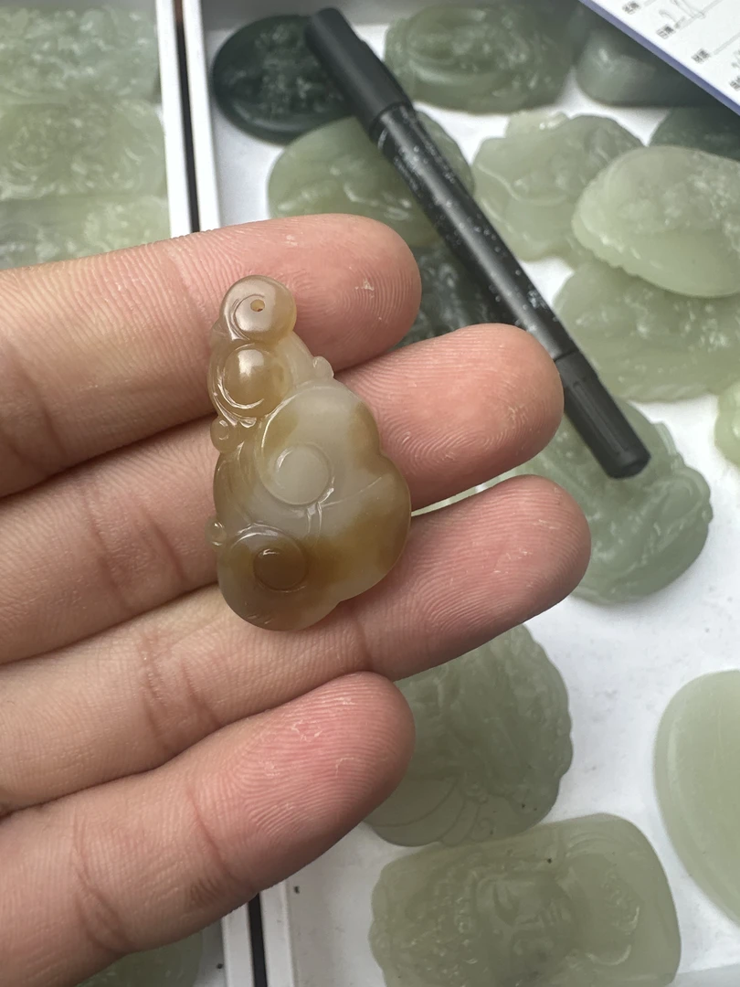 和田玉且末料如意