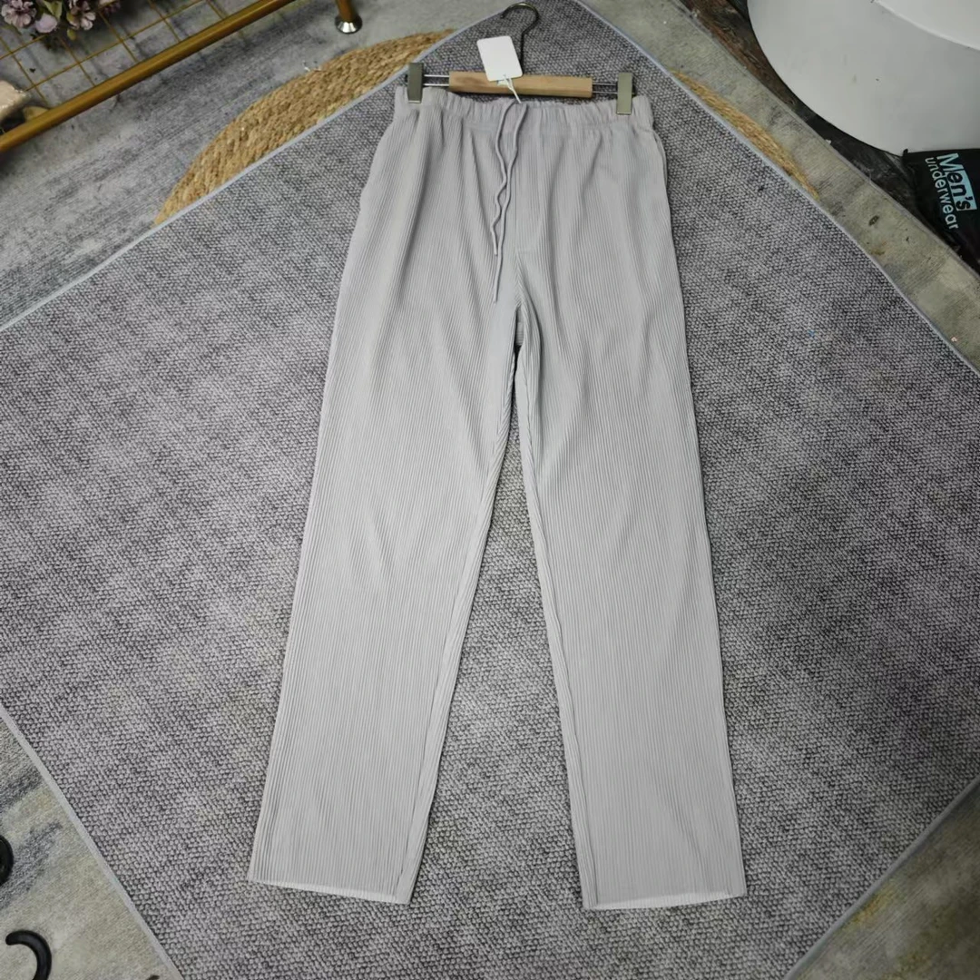 唯琳剪标 7仓S3-8-3041款 灰色生边立体条纹直筒休闲裤