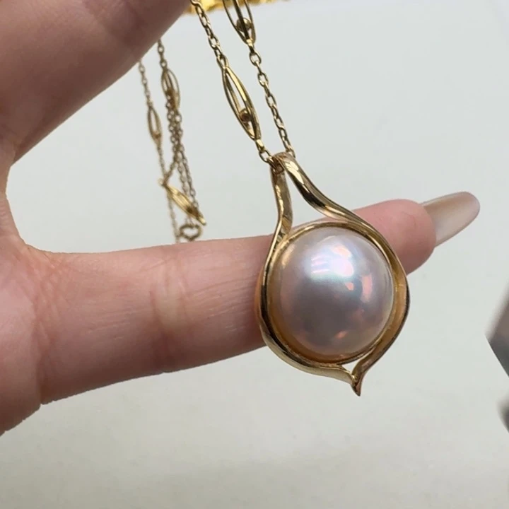 未镶嵌拼合珍珠（马贝珠）颈饰