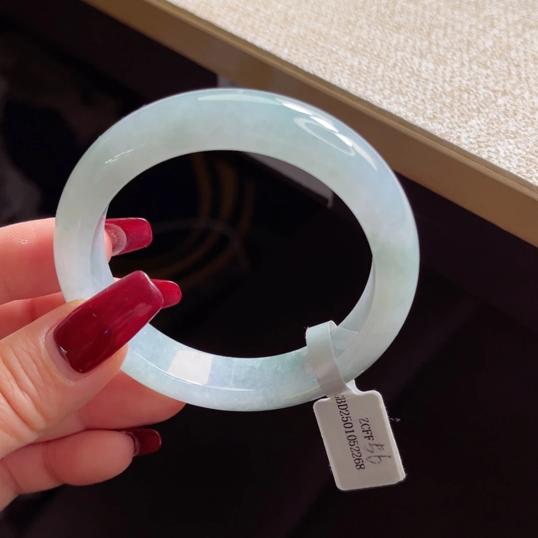 翡翠手镯未镶嵌手镯