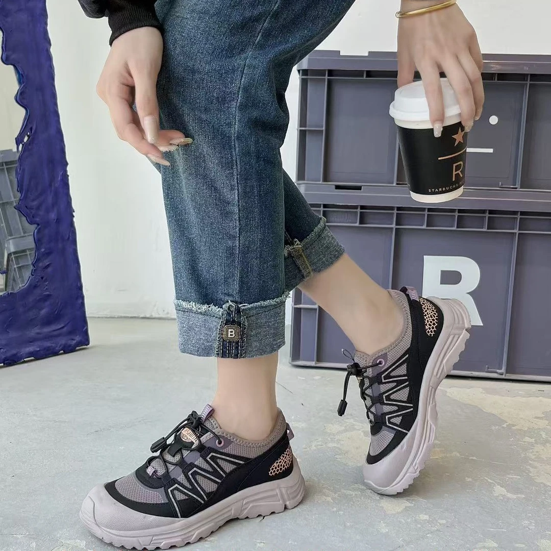 春季新款女士平底鞋发泡底休闲鞋松紧带儿圆头轻便软弹舒适百搭。