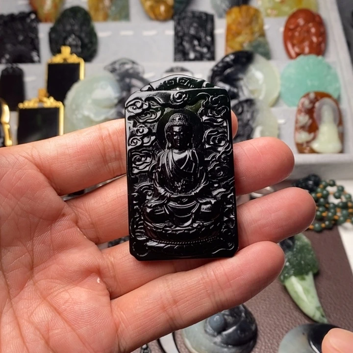 蛇纹石玉颈饰未镶嵌车*