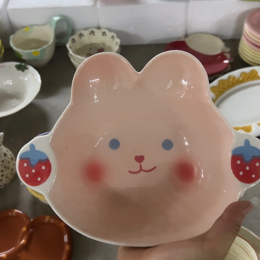 搪瓷正品草莓兔一个