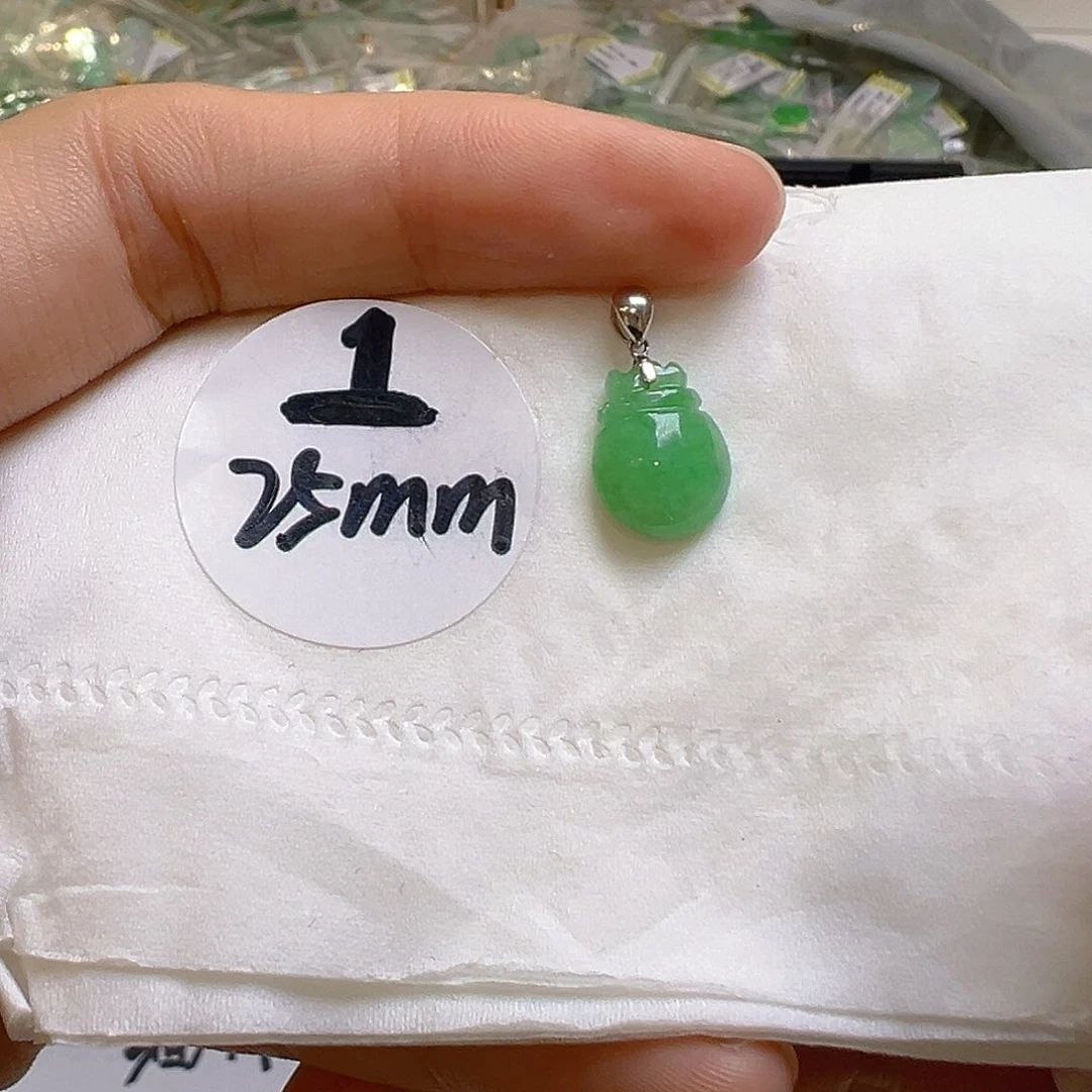 翡翠18K金镶嵌颈饰翡翠