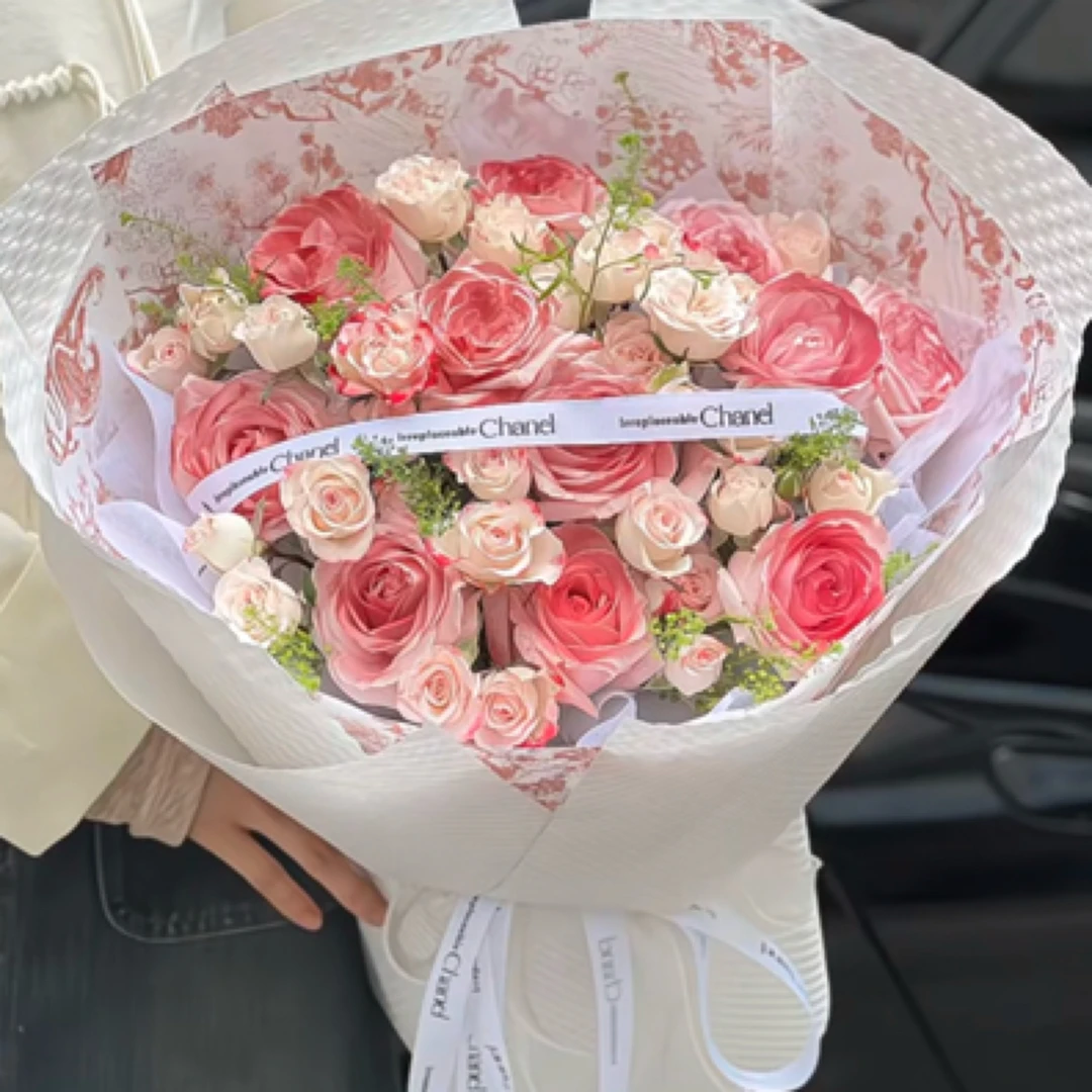 10朵粉玫瑰混搭折射泡泡花束送女友送老婆生日节日礼物送花上门
