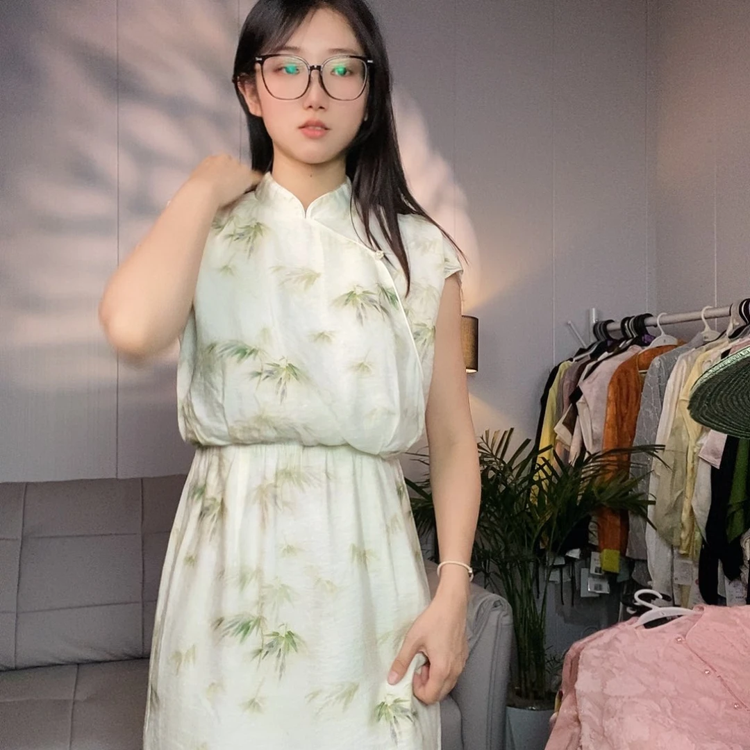 只有中吗连衣裙吧