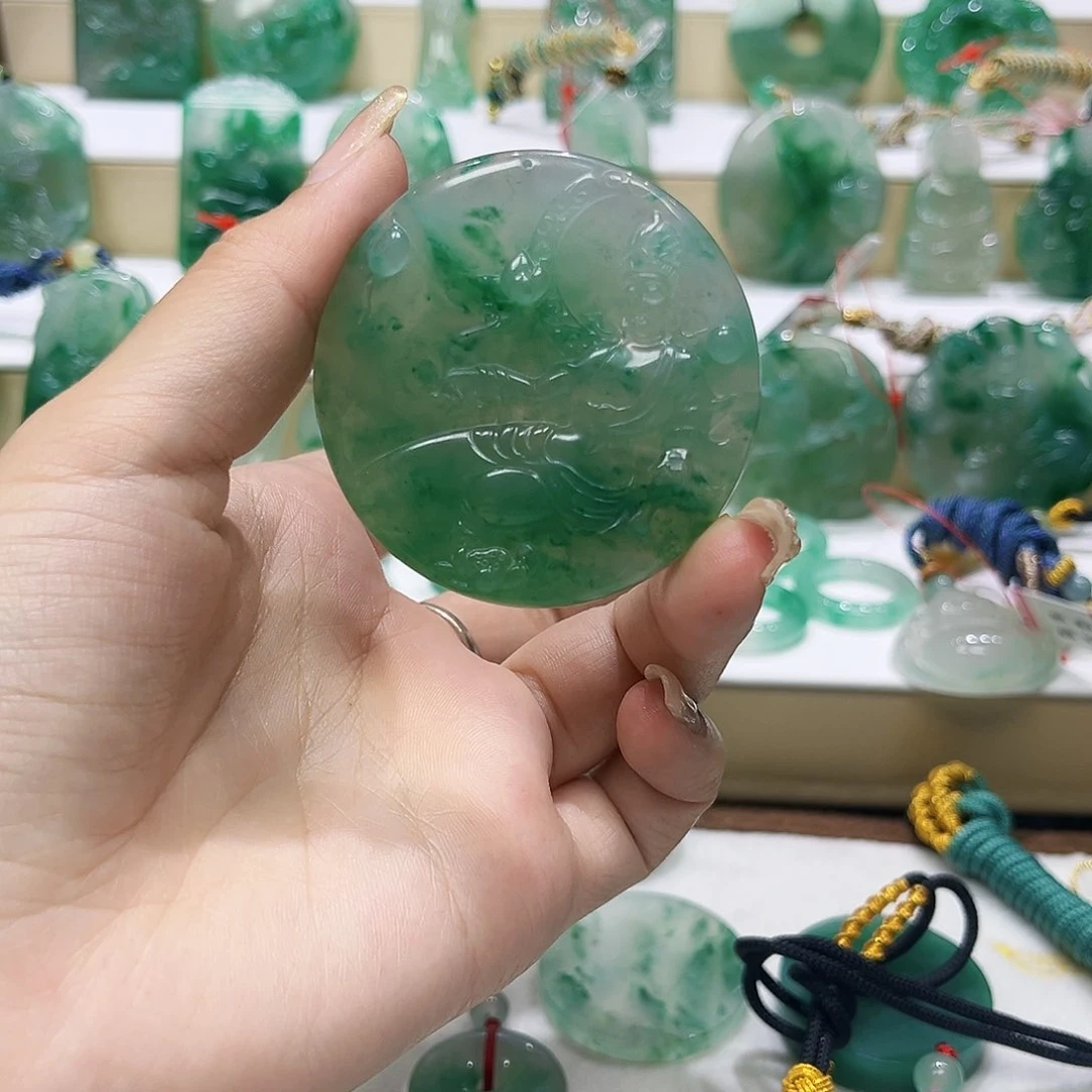 石英质玉（非洲翠）未镶嵌颈饰芒*