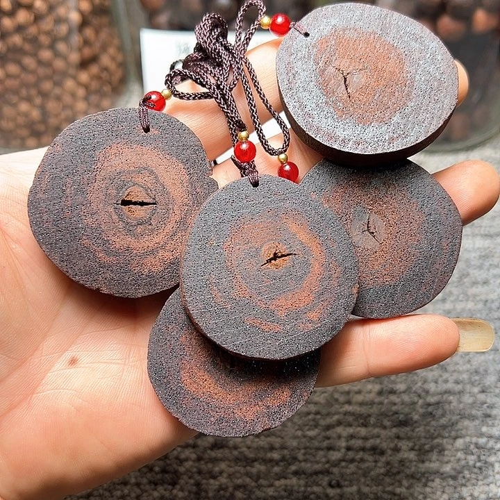 藤类降真香随形4.5左右绿油牛肉干发其一