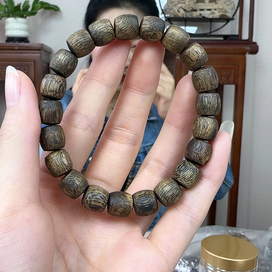 沉香手串0.9金沙叶鼓珠单圈