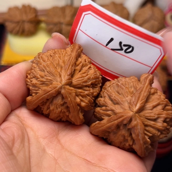 吊坠文玩核桃41全品白狮子人奔150