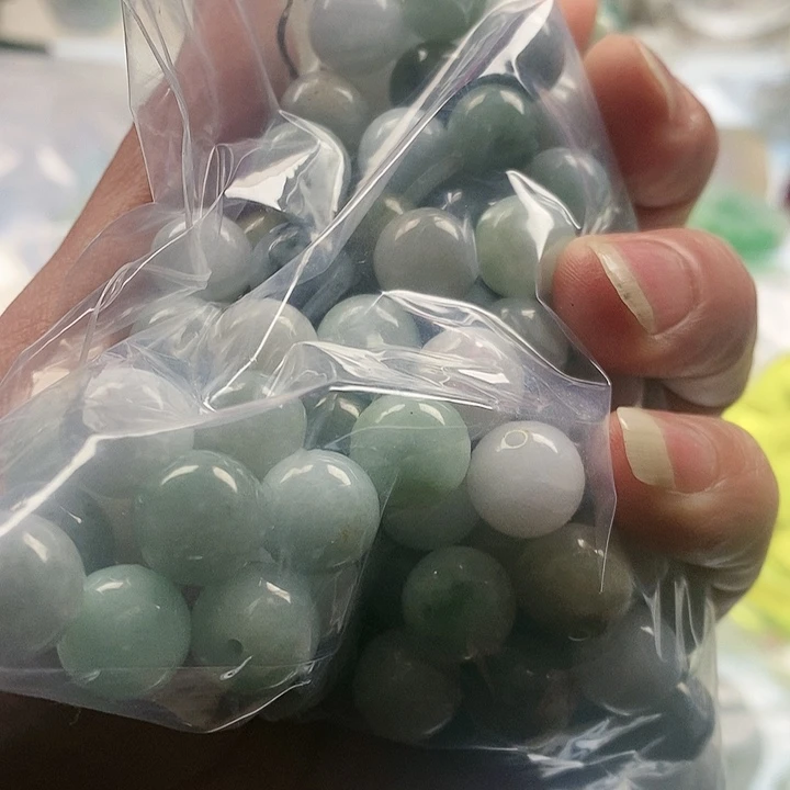 翡翠挂件未镶嵌豪***剑毛