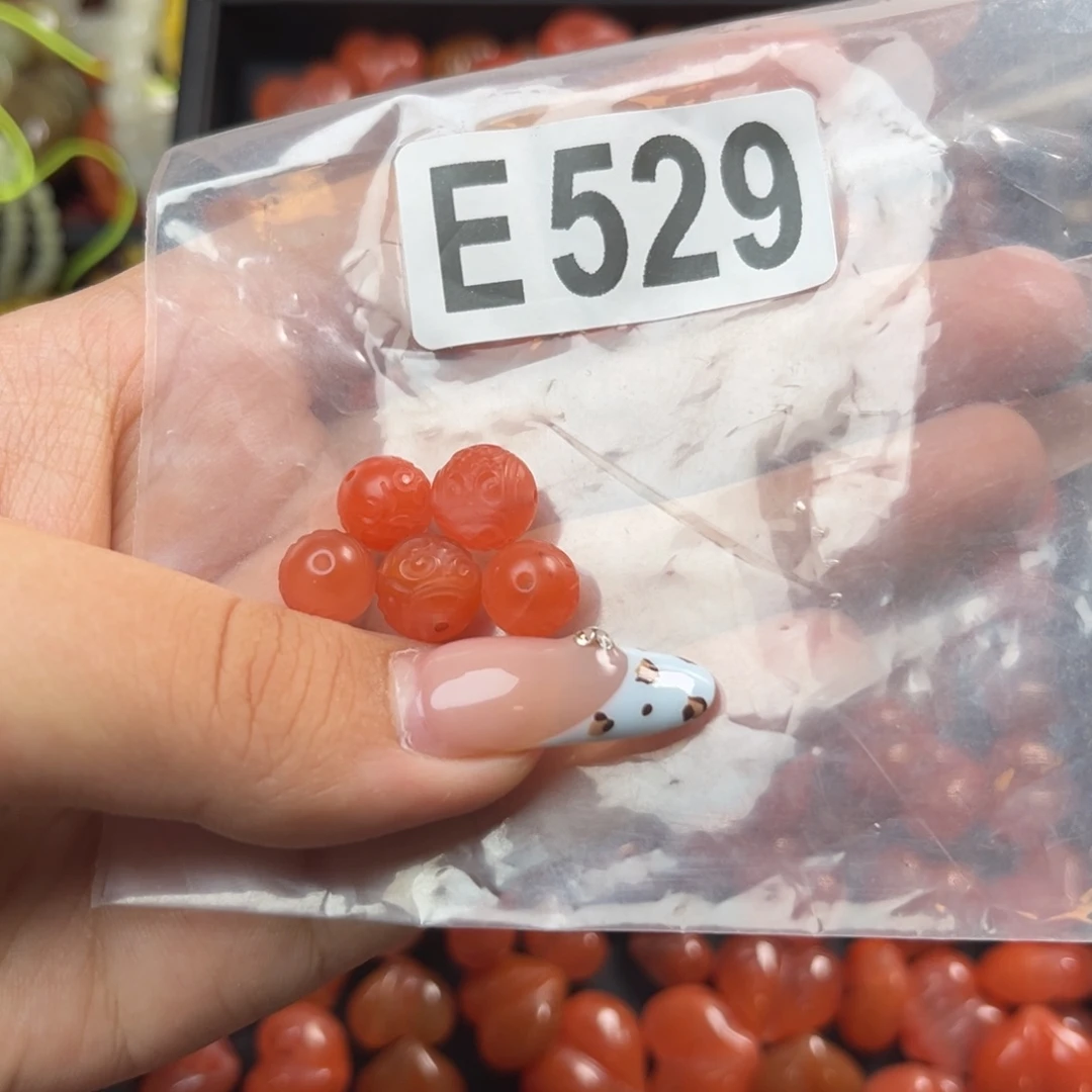 南红玛瑙未镶嵌珠宝奇石