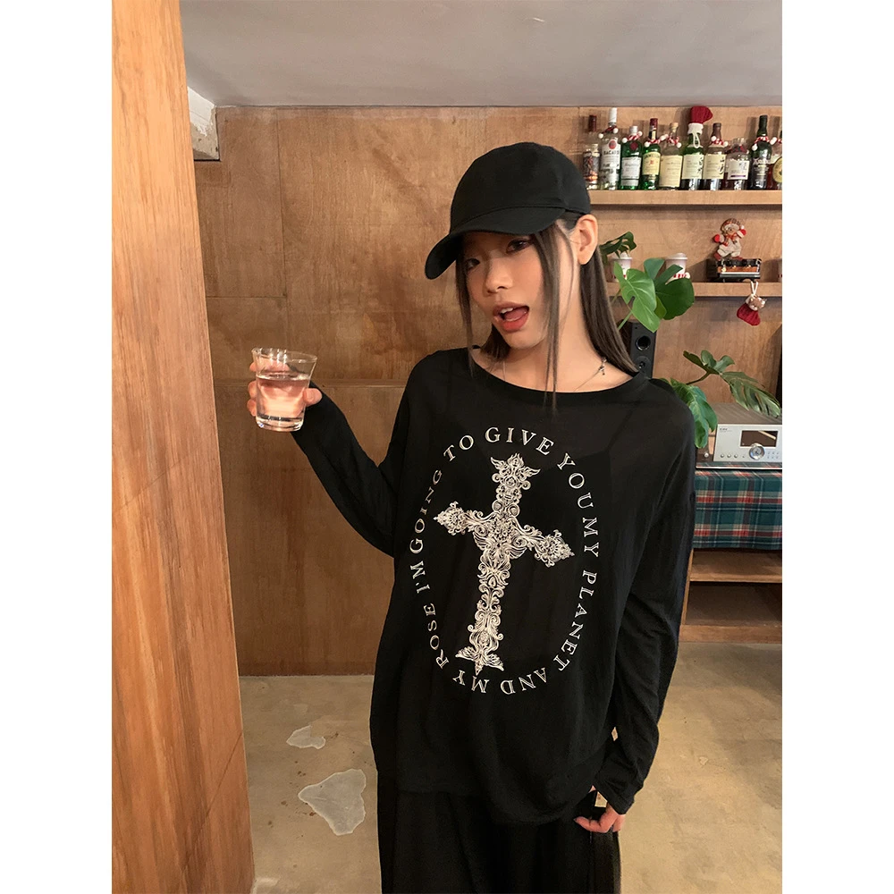 新款2025春季十字架印花微透长袖T恤女宽松防晒上衣女圆领显瘦