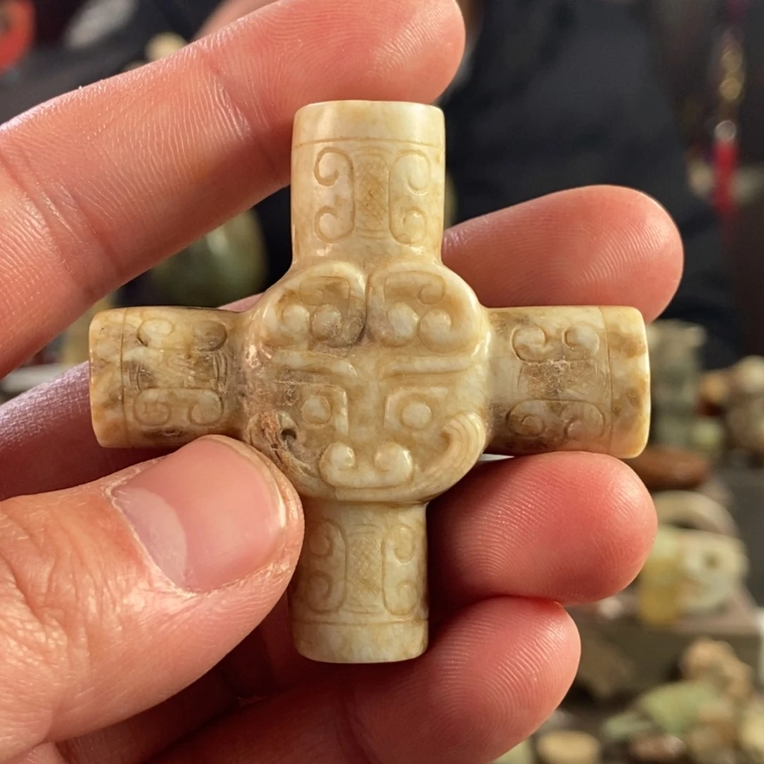 和田玉挂件未镶嵌井****?