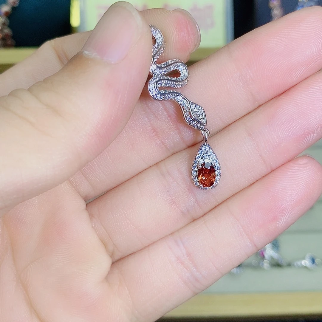 未镶嵌吊坠(不含链)石榴石（芬达石）