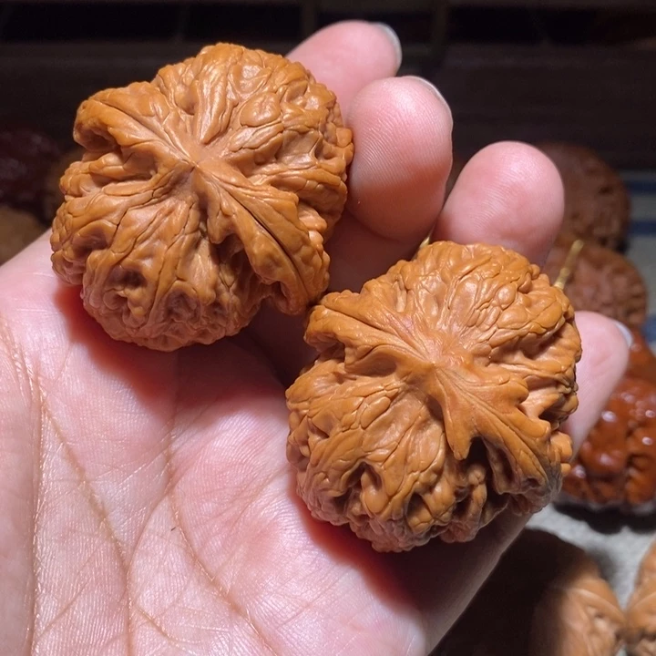 把件文玩核桃44*48大肚红锦鲤