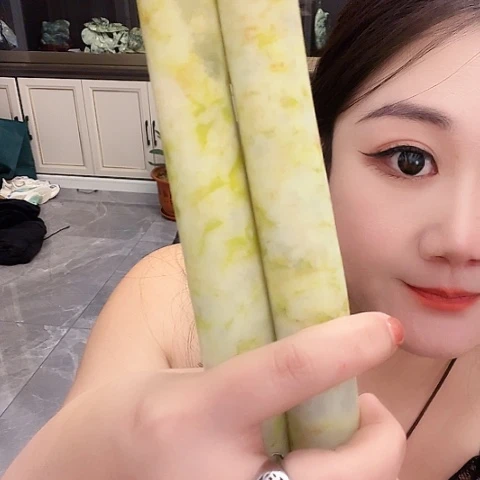 蛇纹石玉未镶嵌擀面杖