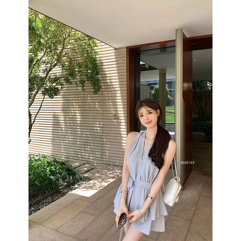 韩系新款新款轻奢设计感挂脖无袖上衣高腰修身显瘦休闲短裤套装女