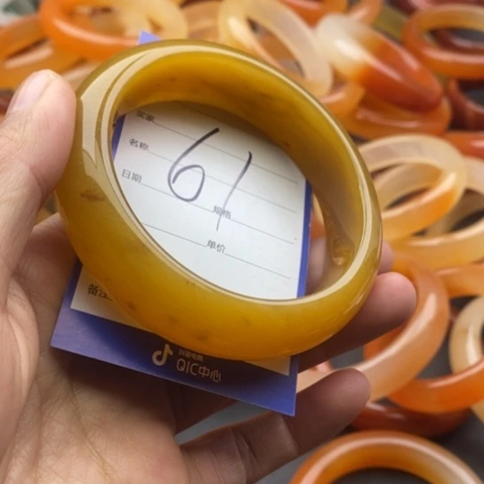 石英质玉未镶嵌手镯