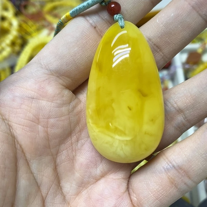 蜜蜡未镶嵌裸石吊坠