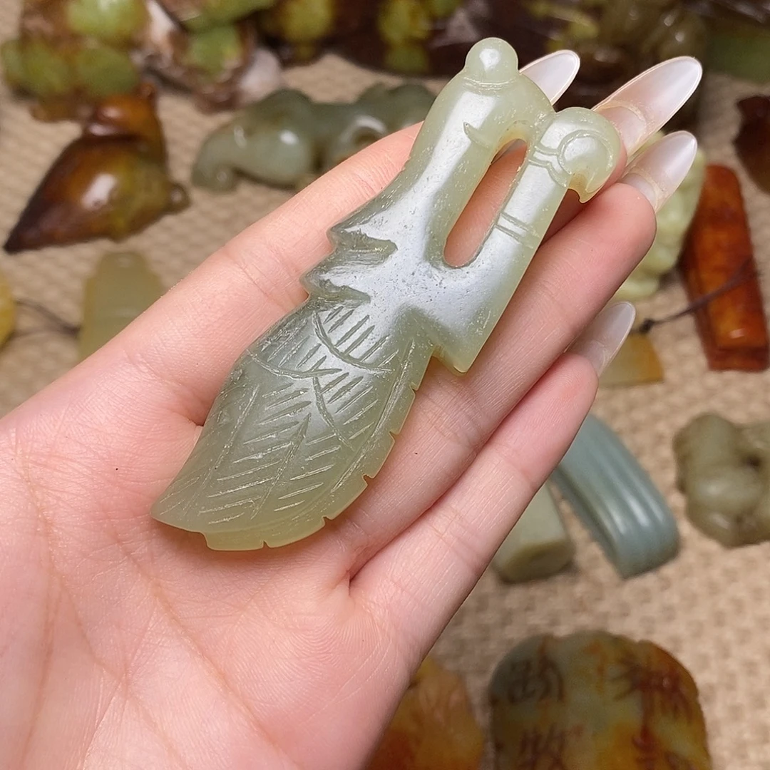 未镶嵌蛇纹石玉颈饰