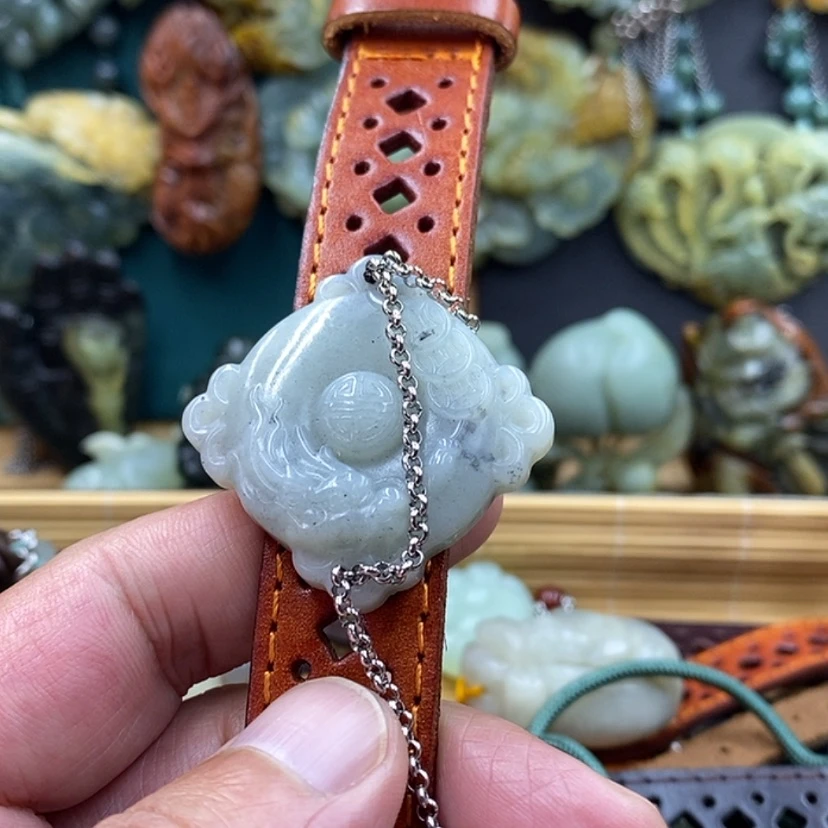 【闪购商品】未镶嵌蛇纹石玉手牌