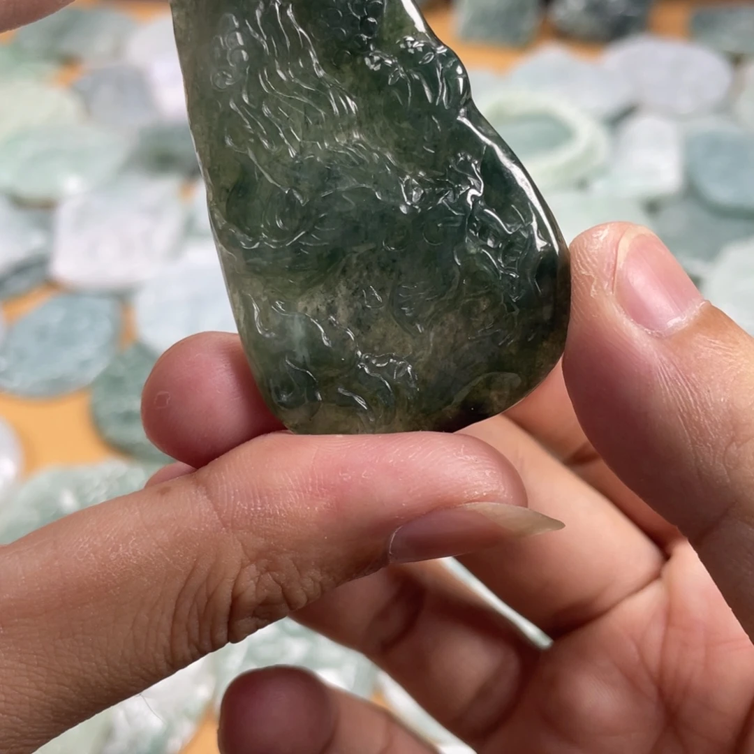 翡翠未镶嵌颈饰翡翠