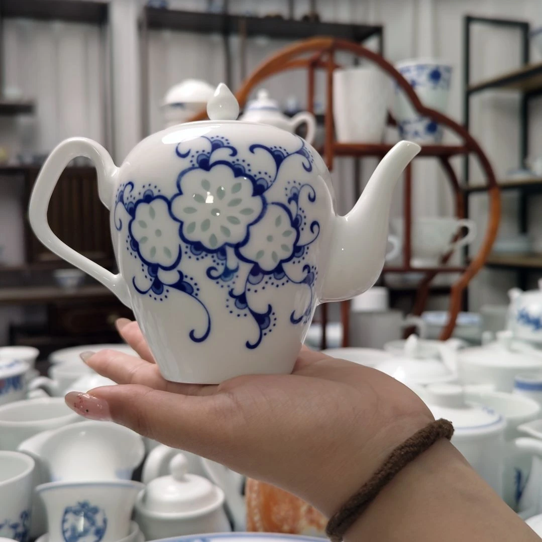 瓷团花茶壶一个景德镇