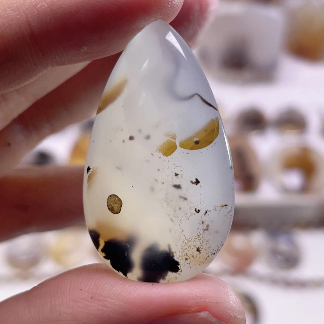 玛瑙/玉髓未镶嵌珠宝奇石