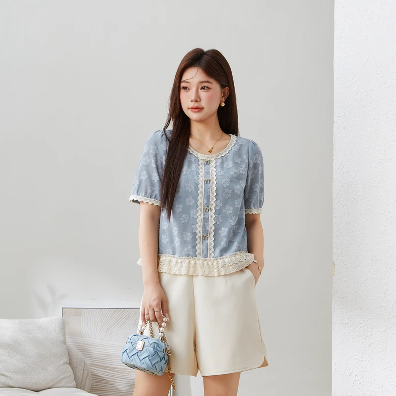 采多宝大码女装气质提花拼接花边蓝色显瘦泡泡袖减龄小衫 EXA5208