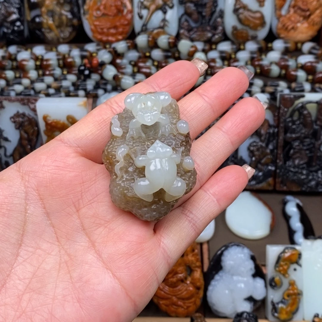 颈饰未镶嵌和田玉