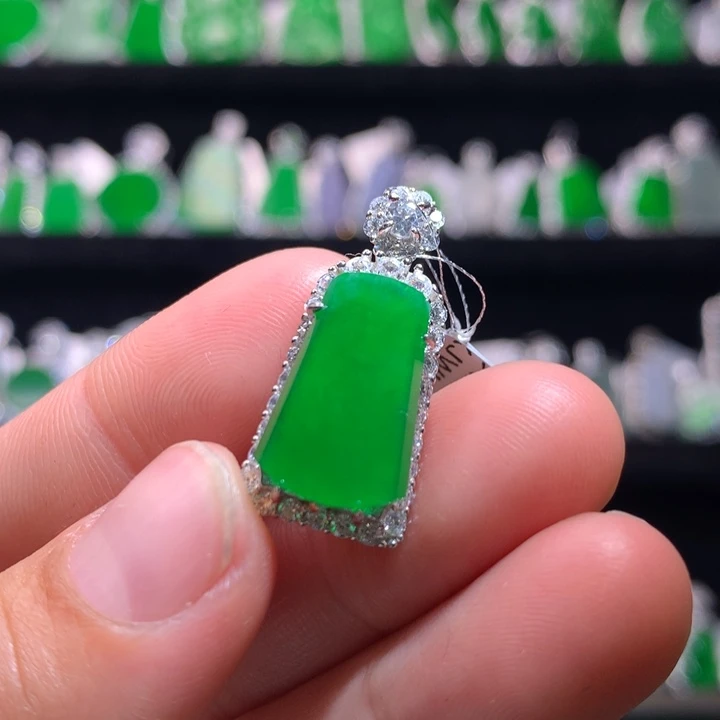 【闪购商品】颈饰银S925镶嵌翡翠天然翡翠