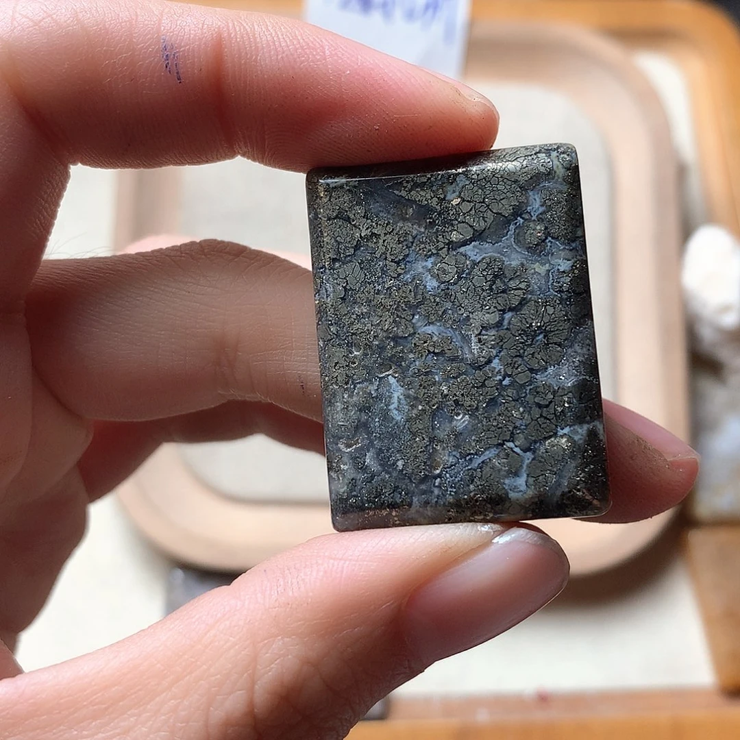 石英质玉颈饰未镶嵌桒*