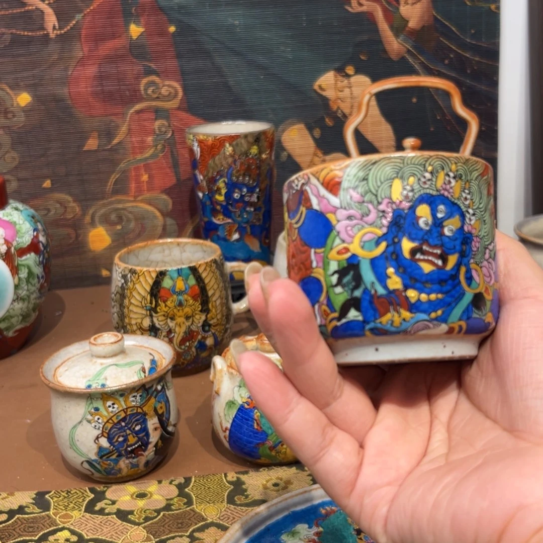 手工手绘六臂大黑天茶杯