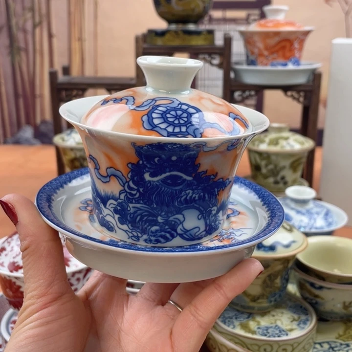 陶摆件狮子绣球马蹄盖碗