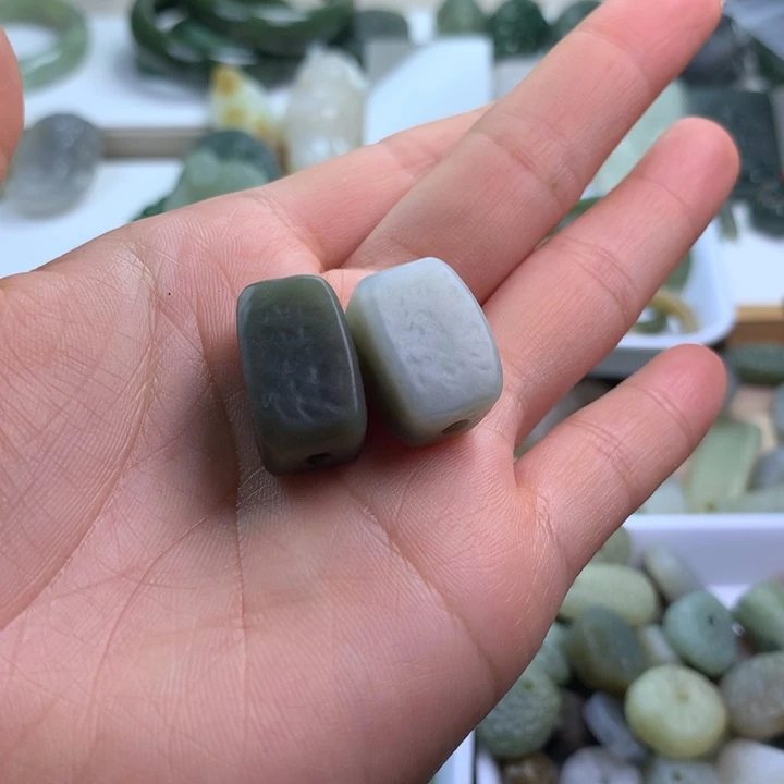 和田玉(糖玉)未镶嵌颈饰