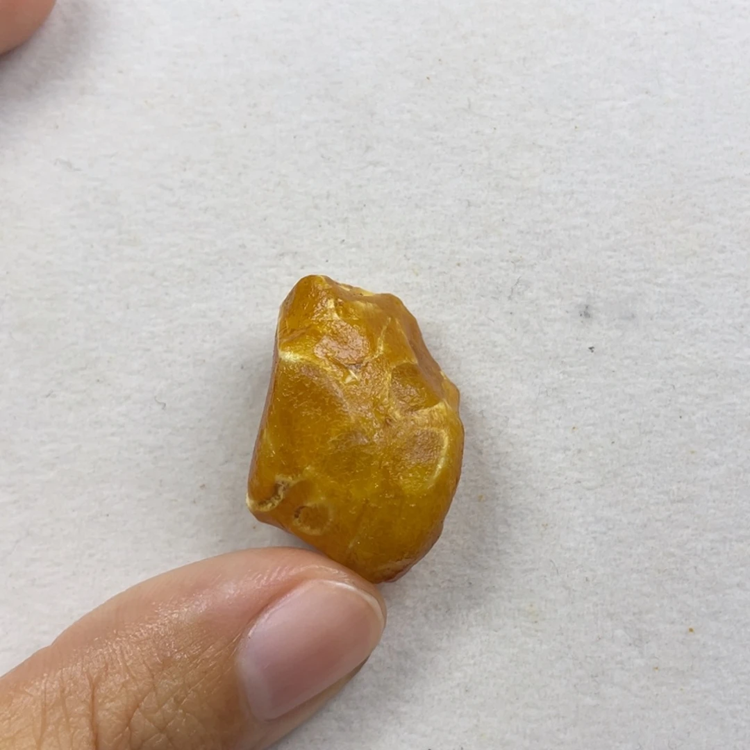 琉***～琥珀未镶嵌裸石定制