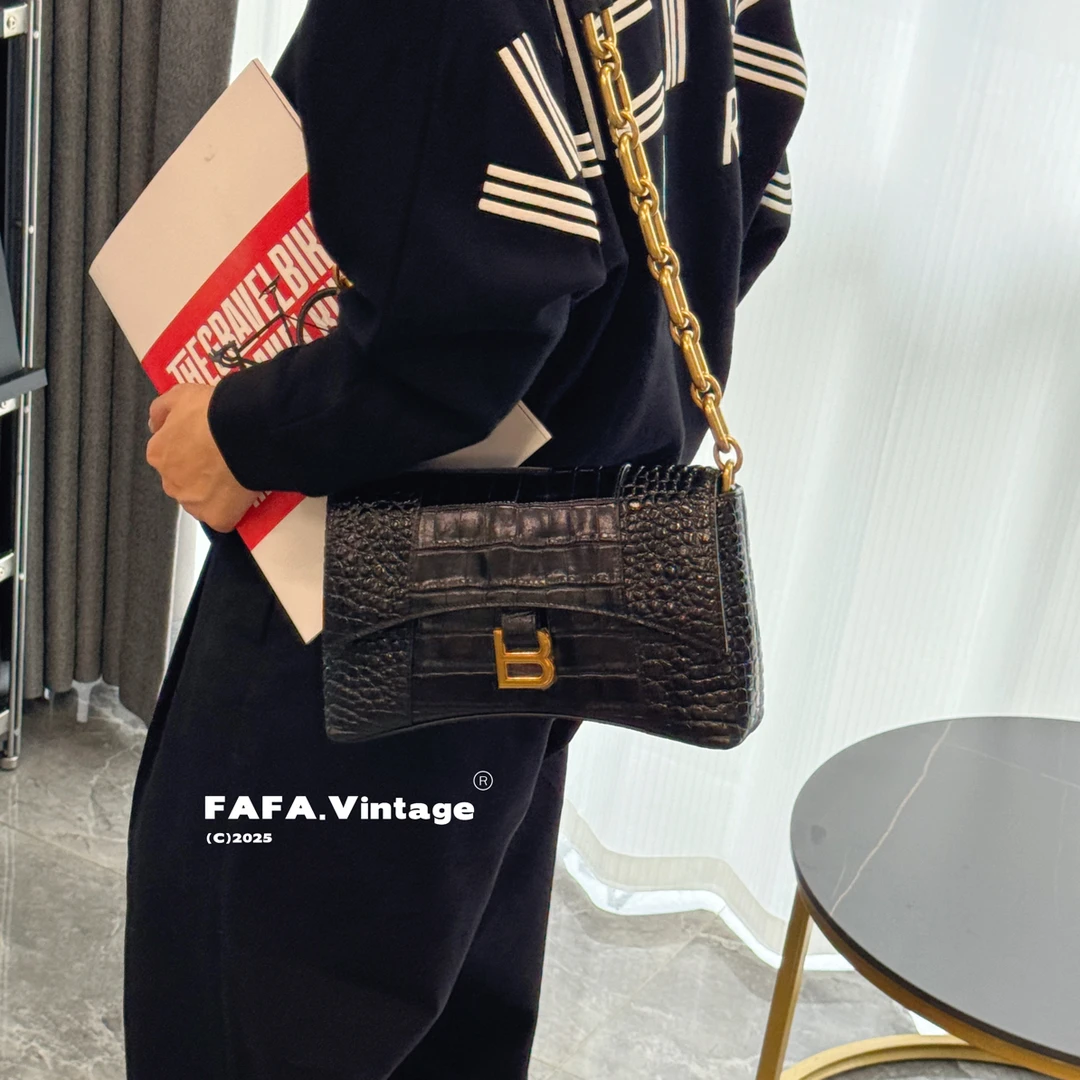 95新 Balenciaga/巴黎世家 發發中古· 黑金鳄压纹downtown单肩包