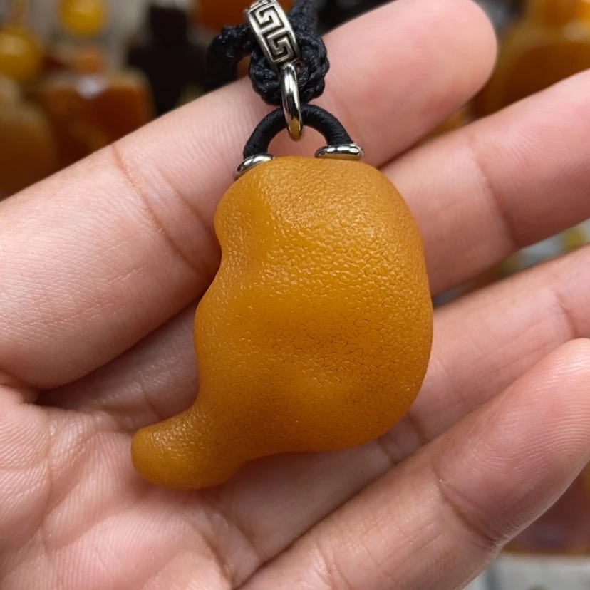 【闪购商品】琥珀颈饰未镶嵌
