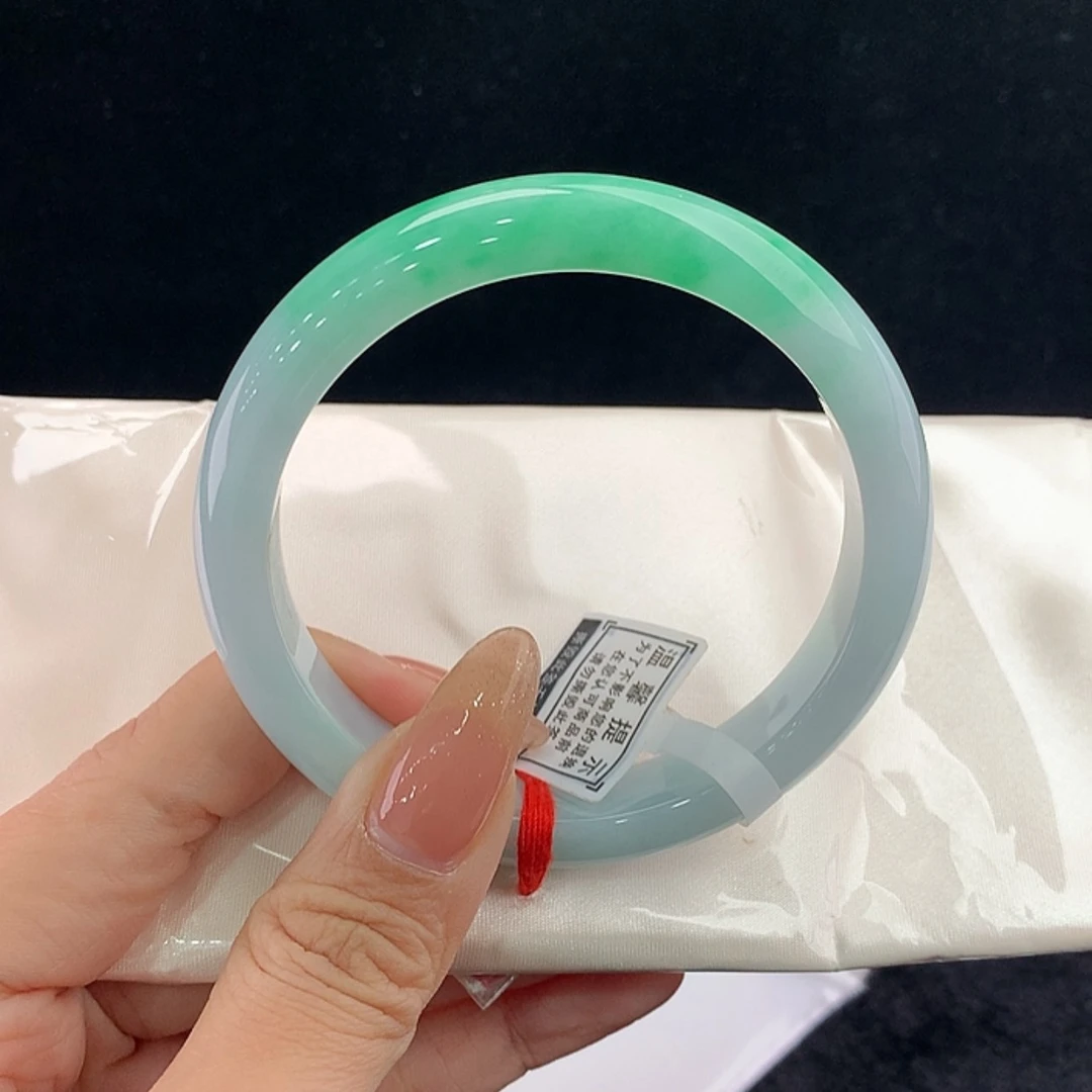 【闪购商品】未镶嵌手镯翡翠正62