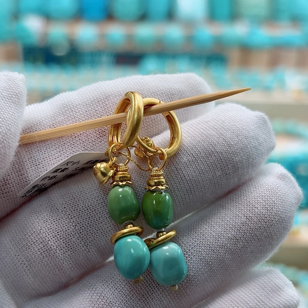 绿松石未镶嵌珠宝奇石