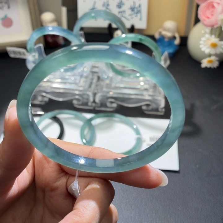 翡翠未镶嵌手镯渐变冰晴方条