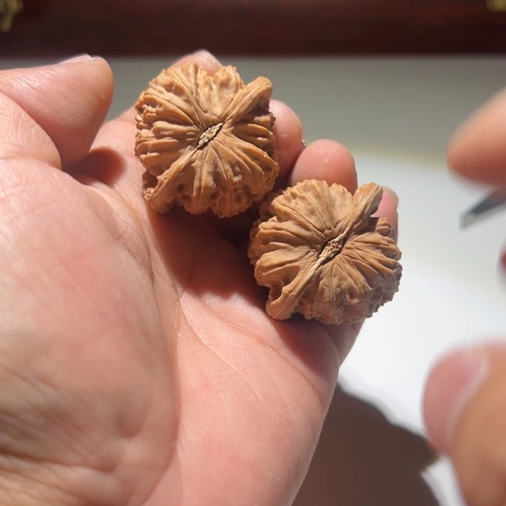 2***好把件文玩核桃闷白