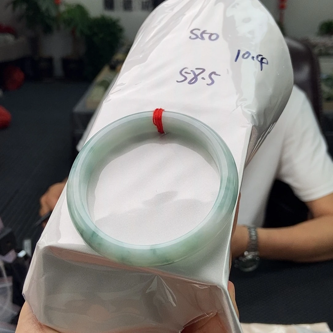 翡翠手镯未镶嵌颜色多样性发拍一发一
