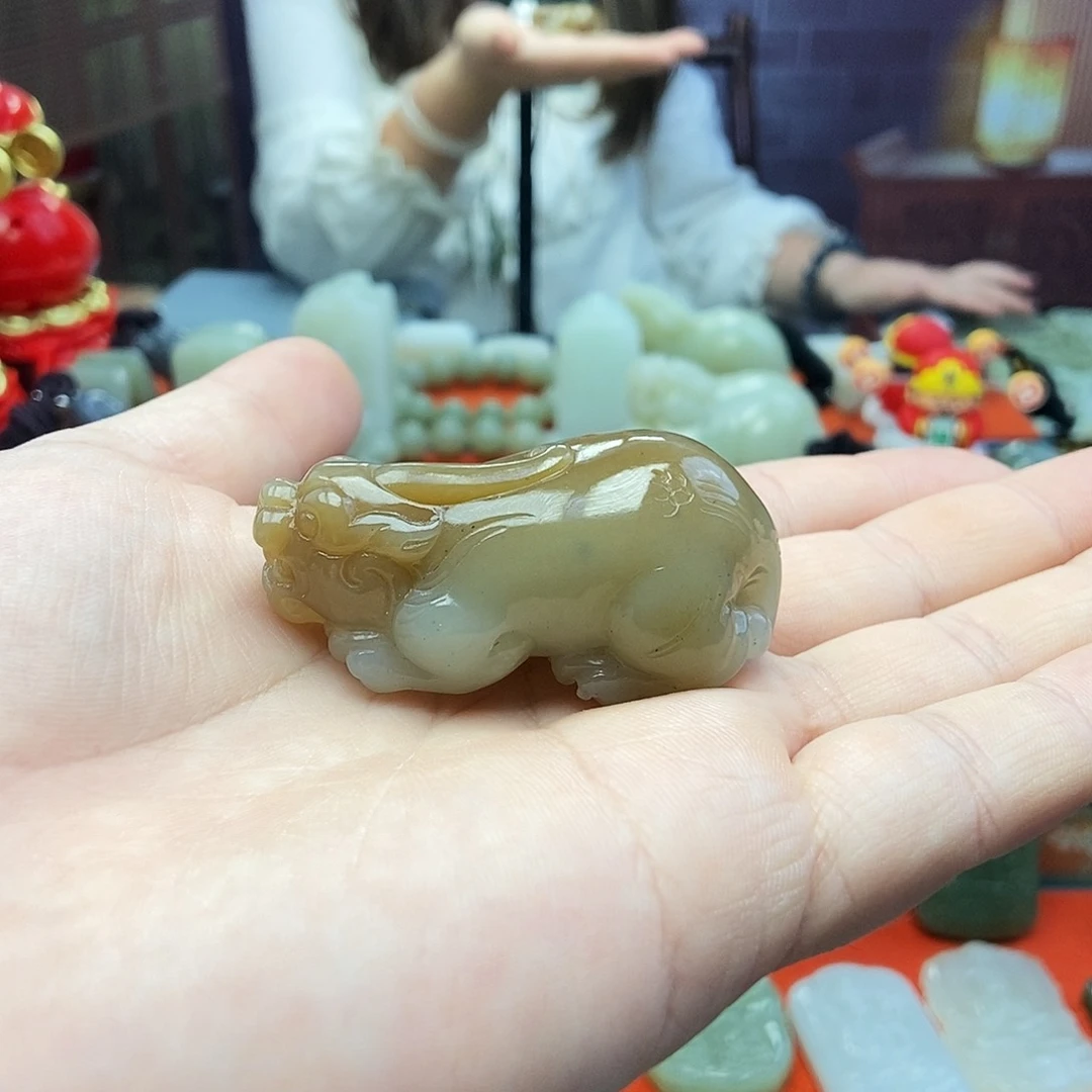颈饰未镶嵌和田玉冰*