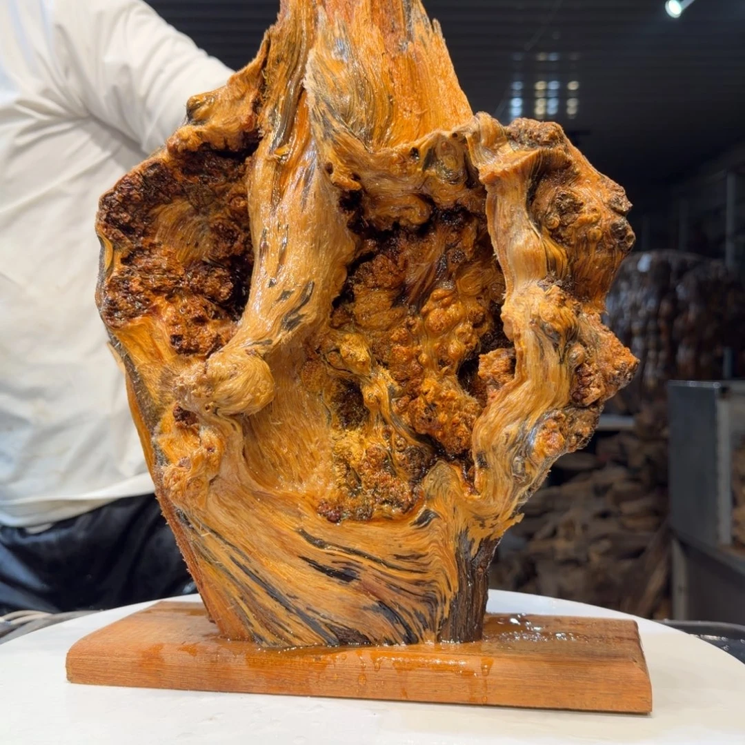 -***-木王一刀琥珀木摆件144