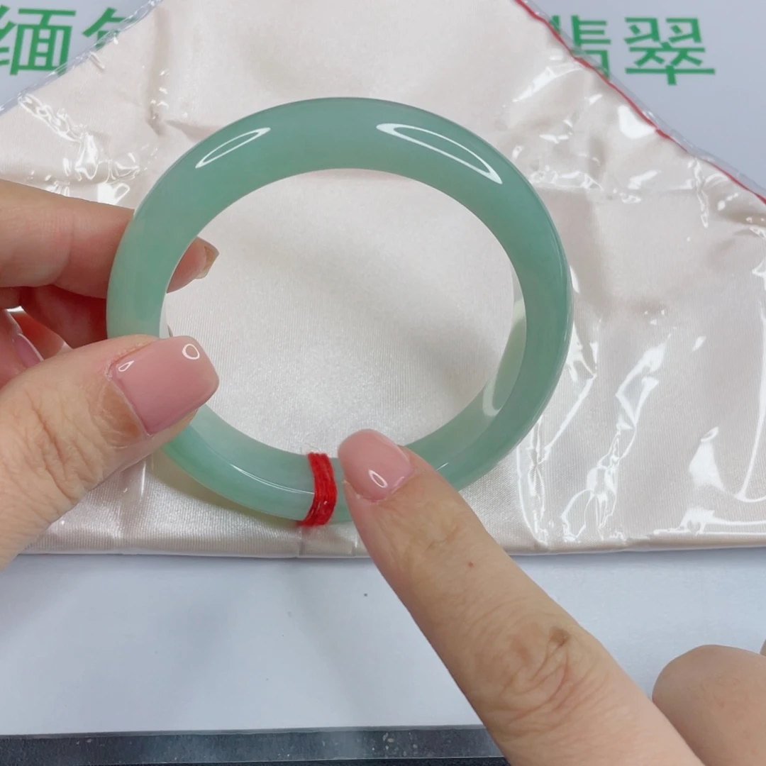 小***烤翡翠未镶嵌手镯冰胶满绿翡翠手镯