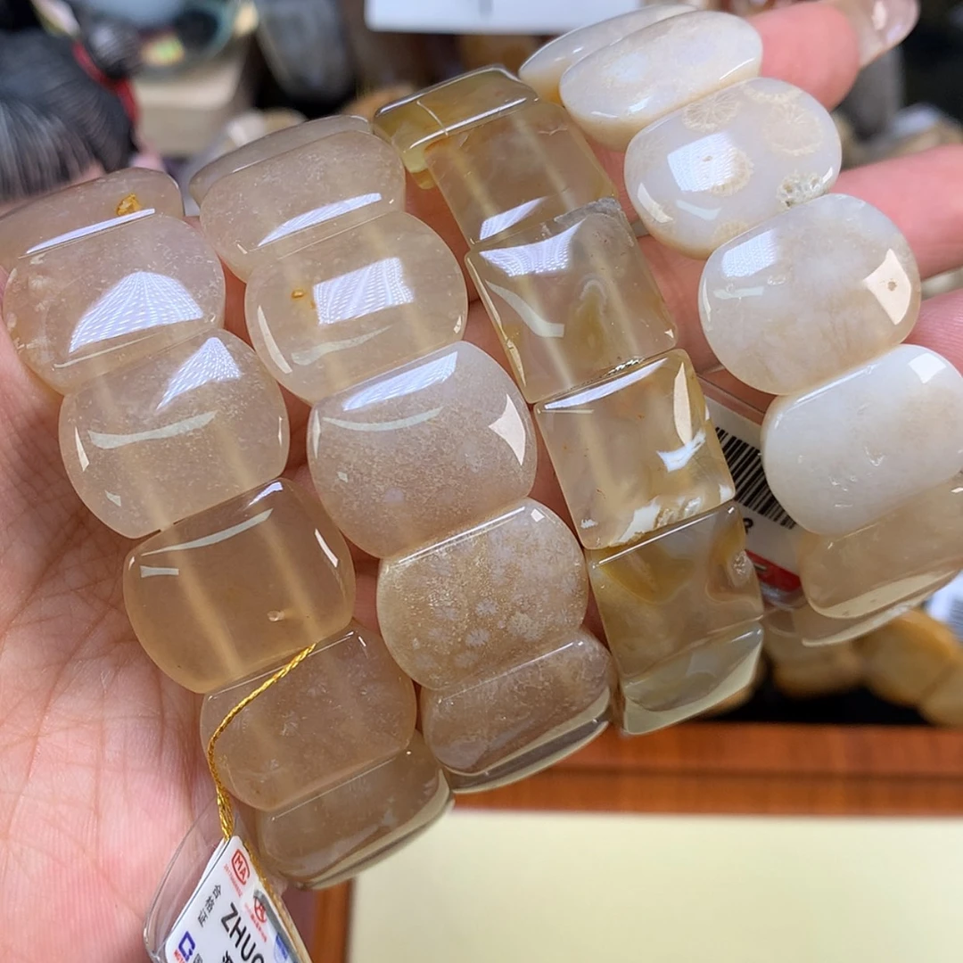 【闪购商品】颈饰未镶嵌硅化珊瑚（珊瑚玉）7号 68漏48 可挑